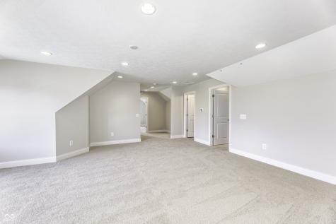 7066 Shenandoah Street Zionsville IN 46077