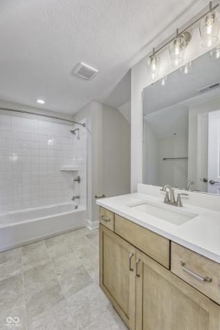 7066 Shenandoah Street Zionsville IN 46077