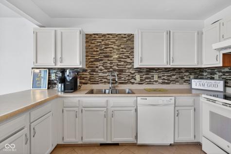 5304 Alameda Road Indianapolis IN 46228