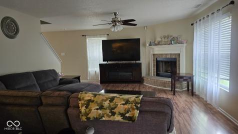 1220 N Aberdeen Drive Franklin IN 46131