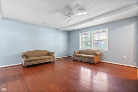 6232 Raleigh Drive Indianapolis IN 46219