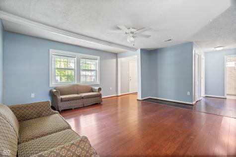 6232 Raleigh Drive Indianapolis IN 46219