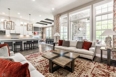 11134 Glen Avon Way Zionsville IN 46077