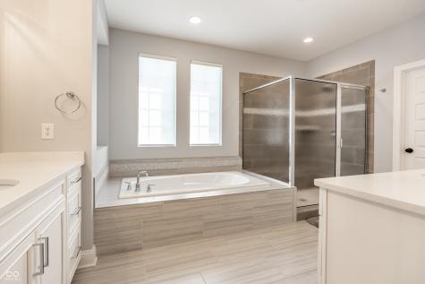11134 Glen Avon Way Zionsville IN 46077