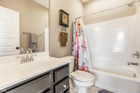 11134 Glen Avon Way Zionsville IN 46077