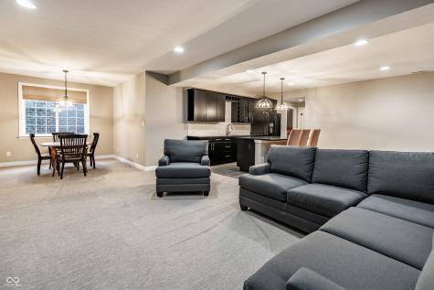 11134 Glen Avon Way Zionsville IN 46077