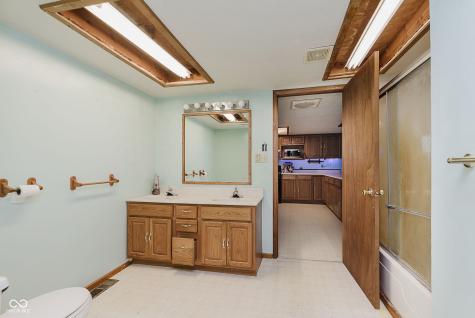 1802 Delphi Avenue Frankfort IN 46041
