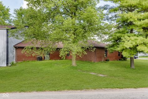 1802 Delphi Avenue Frankfort IN 46041