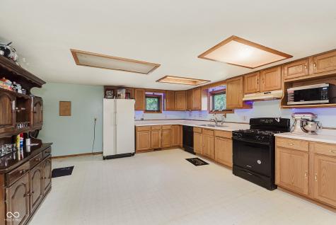 1802 Delphi Avenue Frankfort IN 46041