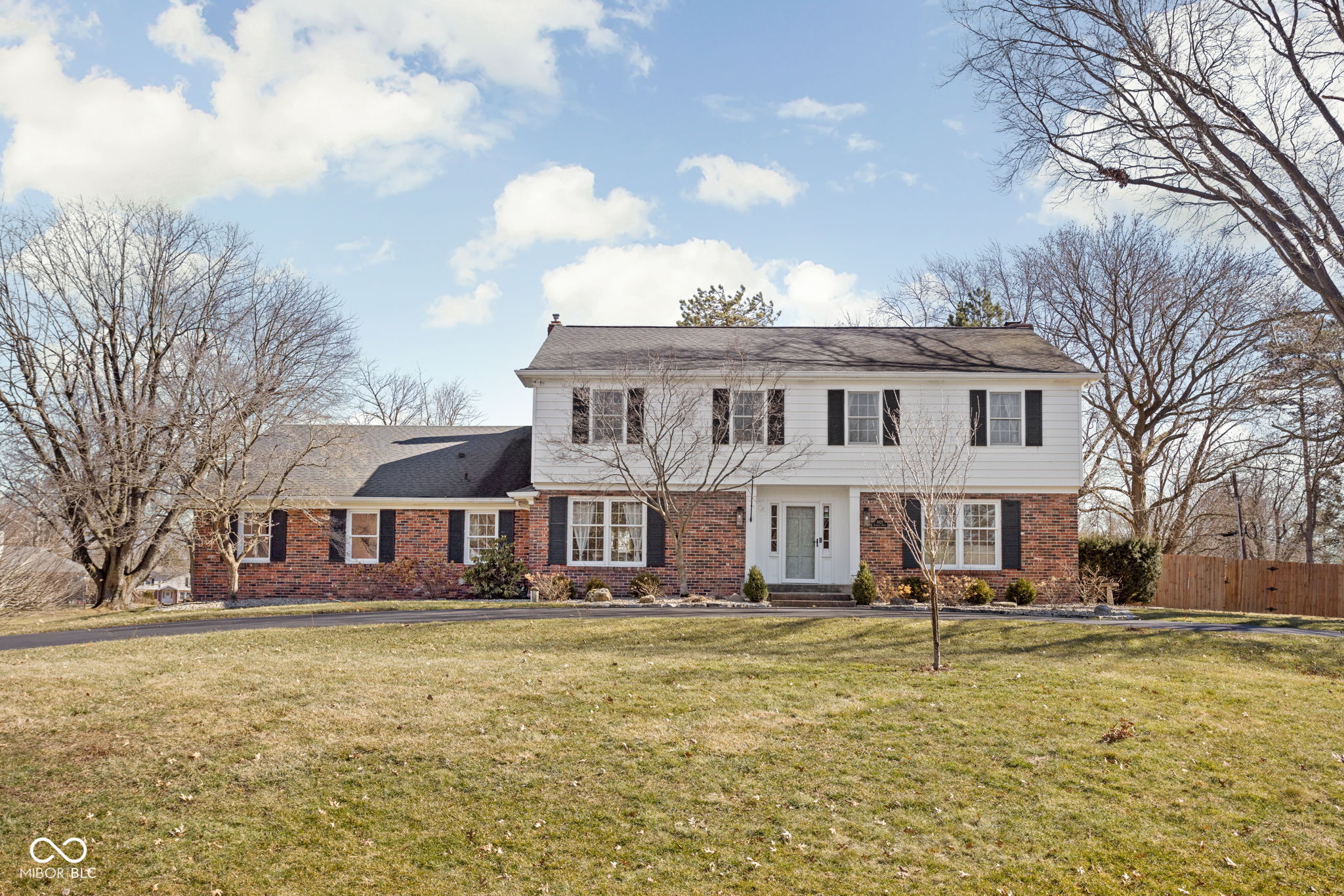 8825 Dunsmuir Drive Indianapolis IN 46260
