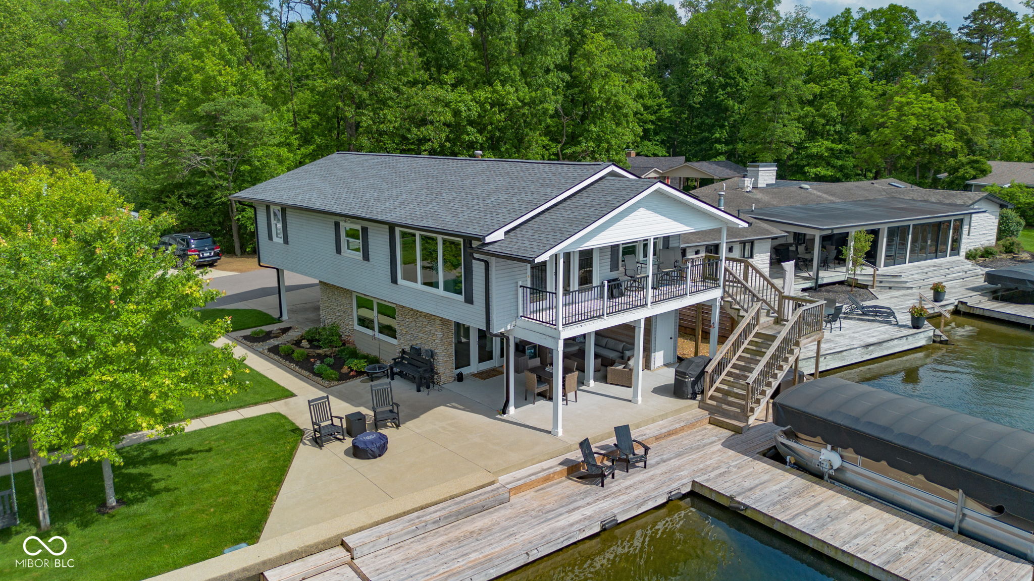 9082 W Tulip Drive Columbus IN 47201
