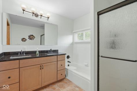 9082 W Tulip Drive Columbus IN 47201