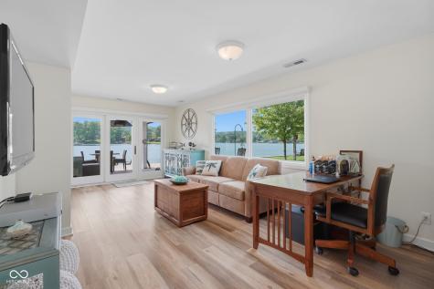 9082 W Tulip Drive Columbus IN 47201