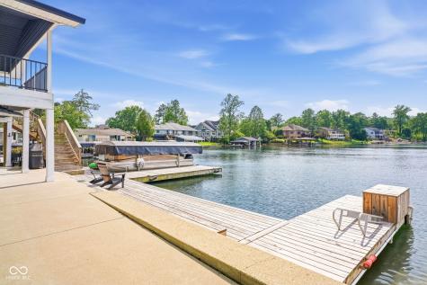 9082 W Tulip Drive Columbus IN 47201