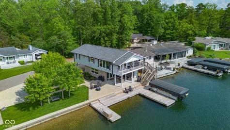 9082 W Tulip Drive Columbus IN 47201