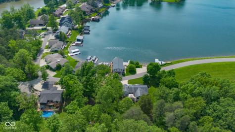 9082 W Tulip Drive Columbus IN 47201