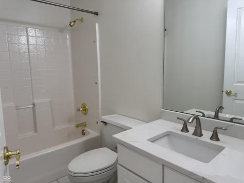 1634 Foxmere Way Greenwood IN 46142