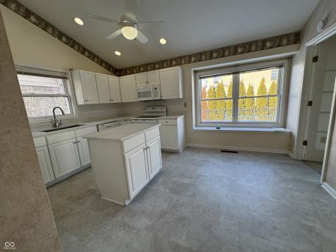 1634 Foxmere Way Greenwood IN 46142