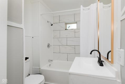 2104 W 16th Street Anderson IN 46016