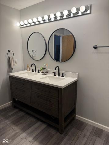 2332 Broadmoor Lane Columbus IN 47203