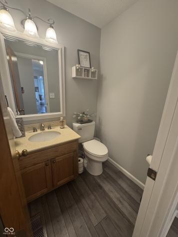 2332 Broadmoor Lane Columbus IN 47203