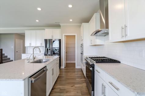 2391 S Stonehill Way New Palestine IN 46163