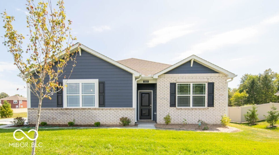3809 S Woodfield Drive New Palestine IN 46163