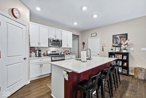 3809 S Woodfield Drive New Palestine IN 46163