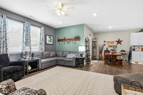 3809 S Woodfield Drive New Palestine IN 46163