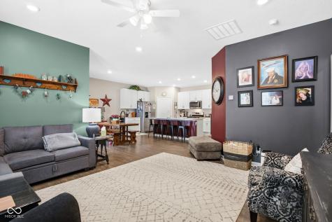 3809 S Woodfield Drive New Palestine IN 46163