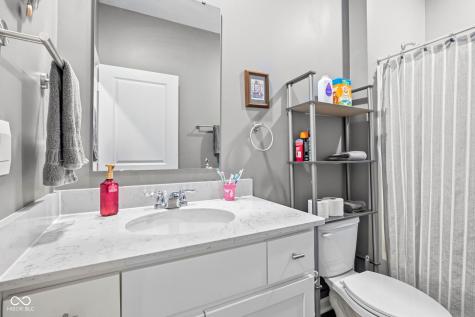 3809 S Woodfield Drive New Palestine IN 46163