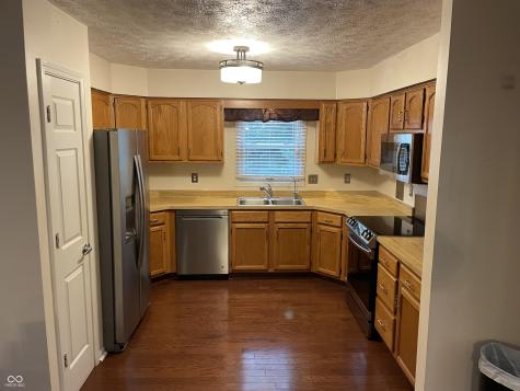 7410 Crickwood Place Indianapolis IN 46268