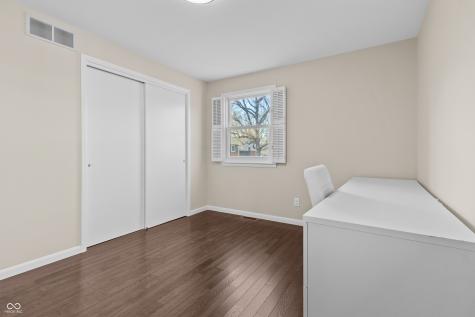 2565 Chestnut Street Columbus IN 47201