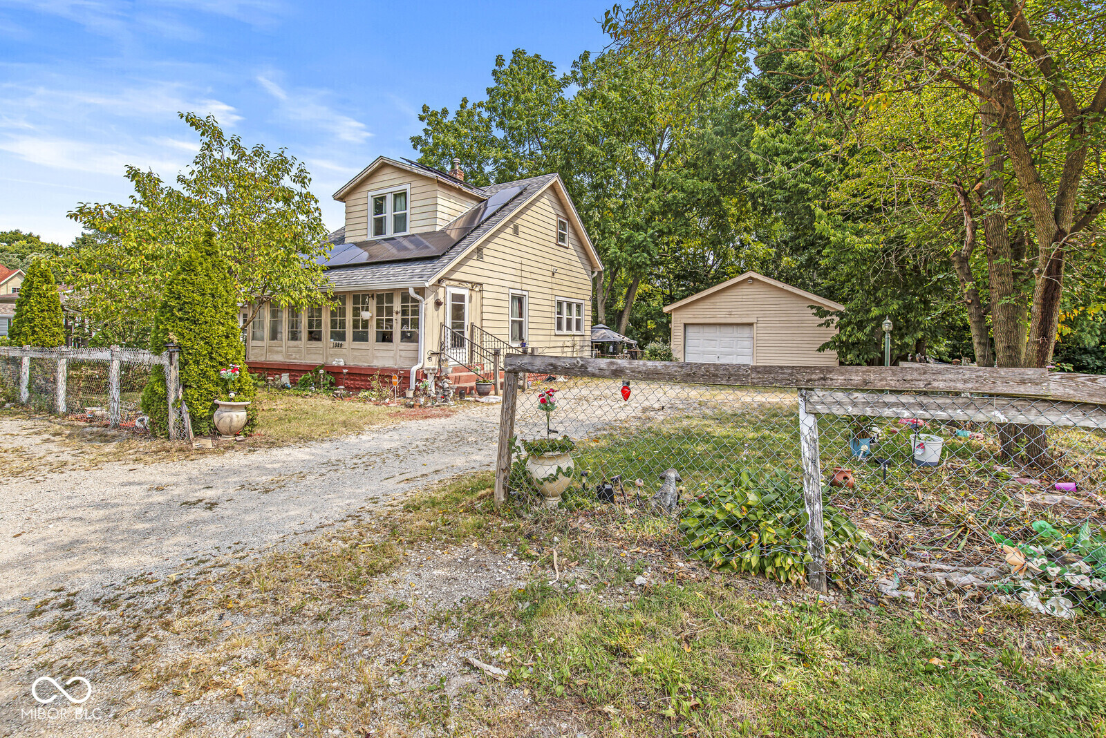 1325 Sharon Avenue Indianapolis IN 46222