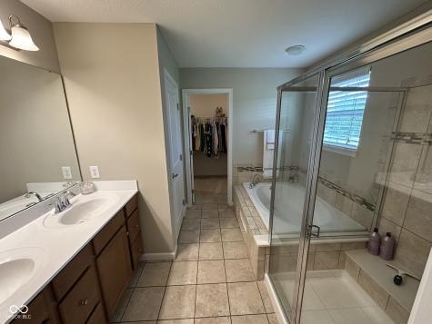 12268 Hawks Nest Drive Fishers IN 46037