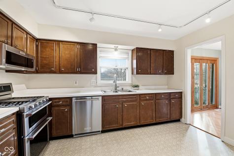 2704 Lakewood Drive N Carmel IN 46280