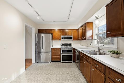 2704 Lakewood Drive N Carmel IN 46280