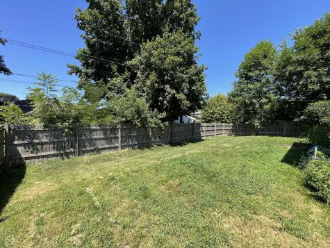 614 Woods Crossing Drive Indianapolis IN 46239