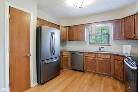 7747 Oakshot Lane Indianapolis IN 46268