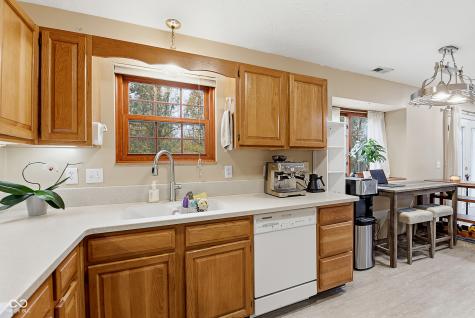 5345 Old Barn Drive Indianapolis IN 46268