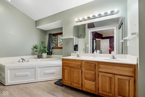 5345 Old Barn Drive Indianapolis IN 46268