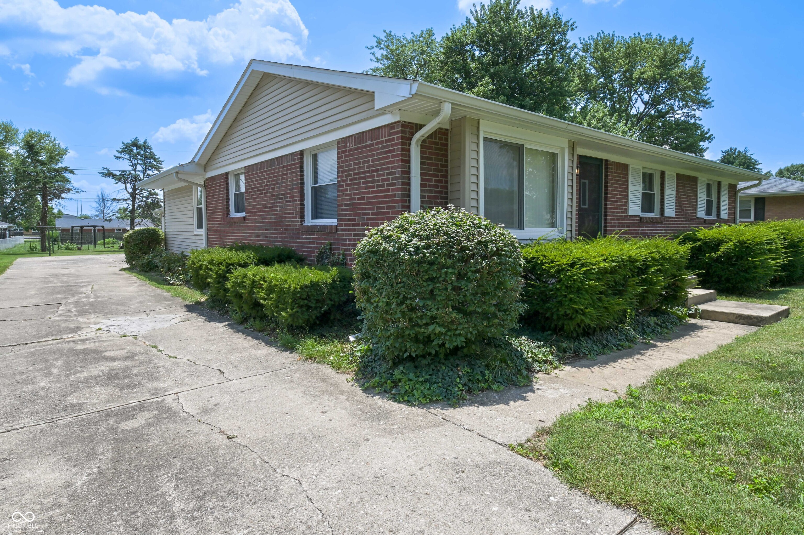 705 Orchard Lane Greenwood IN 46142