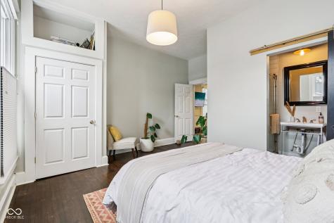 437 Sanders Street Indianapolis IN 46225