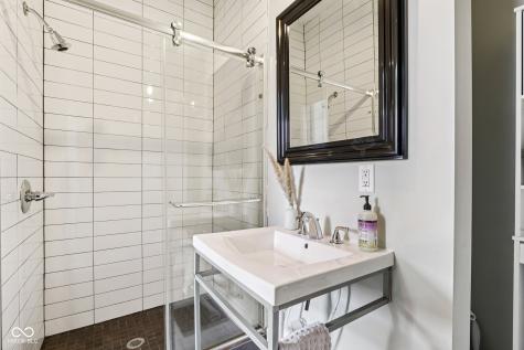 437 Sanders Street Indianapolis IN 46225