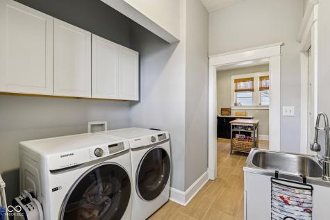 437 Sanders Street Indianapolis IN 46225