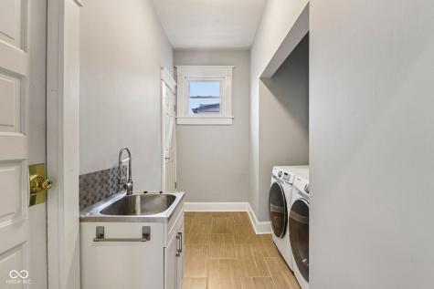 437 Sanders Street Indianapolis IN 46225