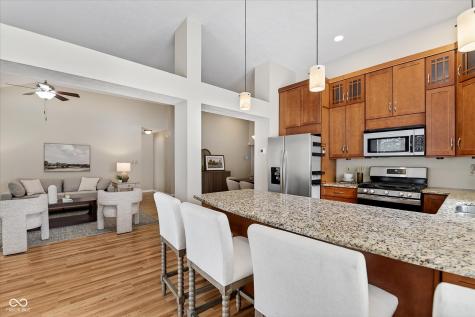 7572 Pinesprings East Drive Indianapolis IN 46256