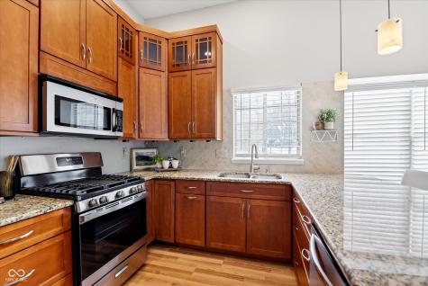 7572 Pinesprings East Drive Indianapolis IN 46256
