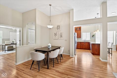 7572 Pinesprings East Drive Indianapolis IN 46256