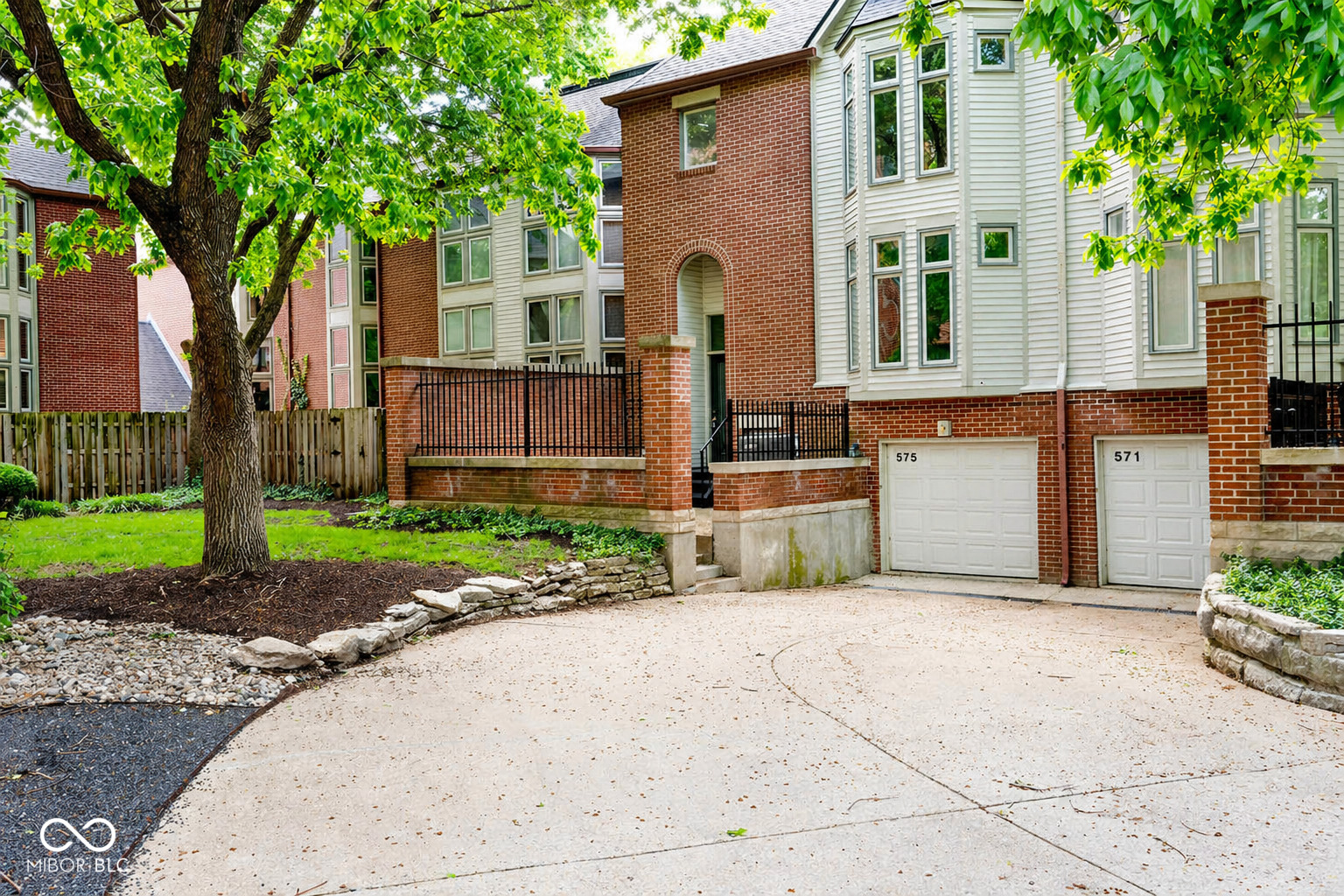 575 Lockerbie Circle S Indianapolis IN 46202
